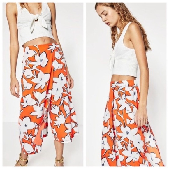 Zara Pants - Zara Orange Floral Wrap Cropped Pants